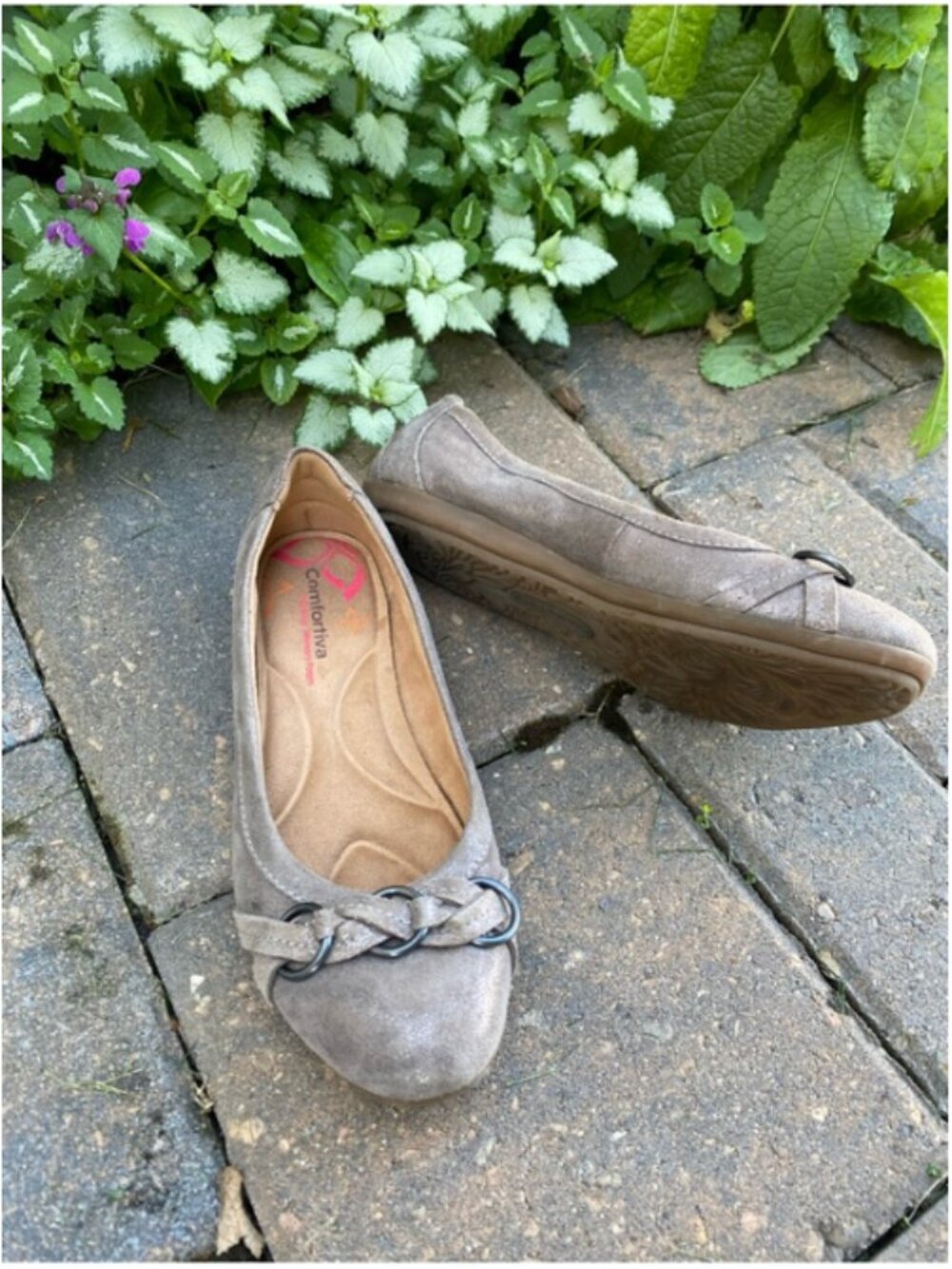 Comfortiva Metallic Taupe Suede Ballet Flats with Ring Hardware Sz 6.5 Summer Sa